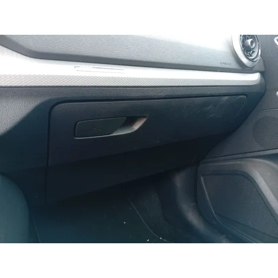 Guantera para Audi Q2 (Gab, Gag)