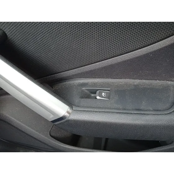 Mando Elevalunas Delantero Derecho para Audi Q2 (Gab, Gag)