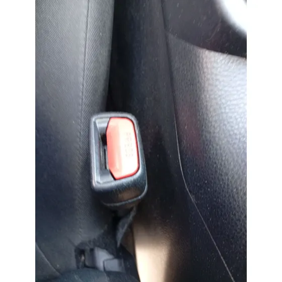 Enganche Cinturon Delantero Izquierdo para Toyota Rav 4 V (_A5_, _H5_)