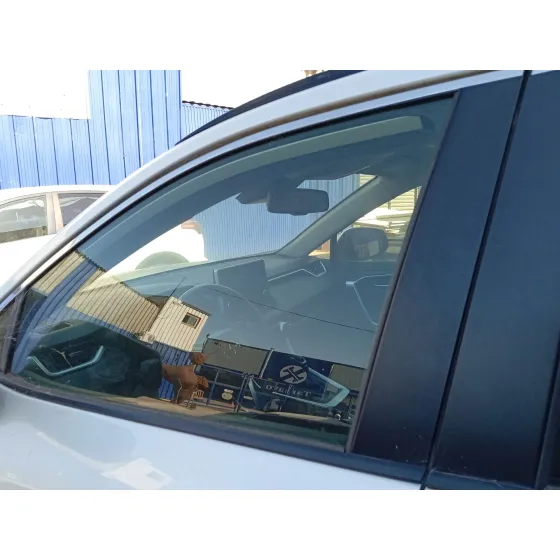 Luna Delantera Izquierda para Toyota Rav 4 V (_A5_, _H5_)