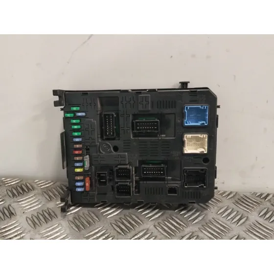 Caja Reles / Fusibles para Citroën Berlingo Multispace (B9)