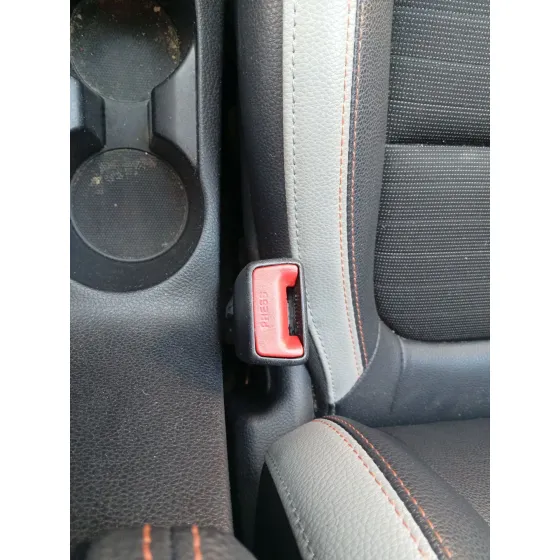 Enganche Cinturon Delantero Derecho para Kia Stonic (Yb)