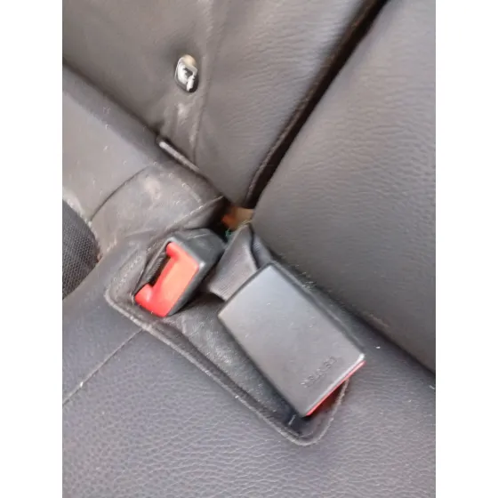 Enganche Cinturon Trasero Derecho para Kia Stonic (Yb)