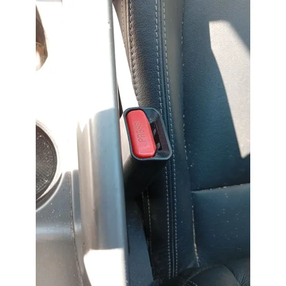Enganche Cinturon Delantero Derecho para Kia Sportage Iii (Sl)