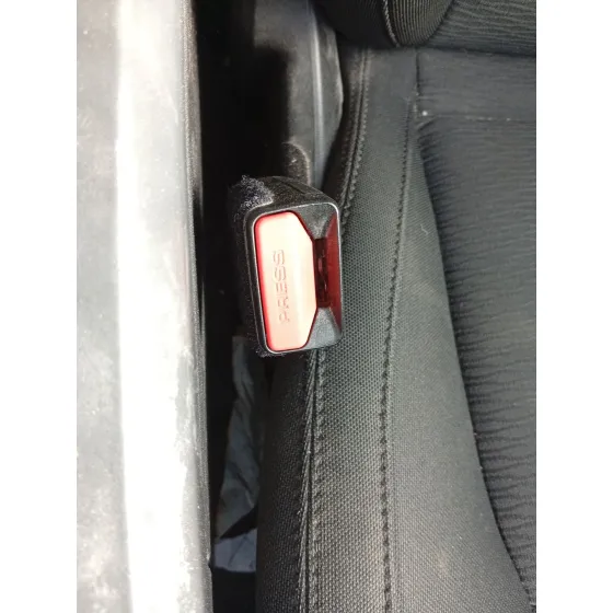 Enganche Cinturon Delantero Izquierdo para Land Rover Discovery Sport (L550)