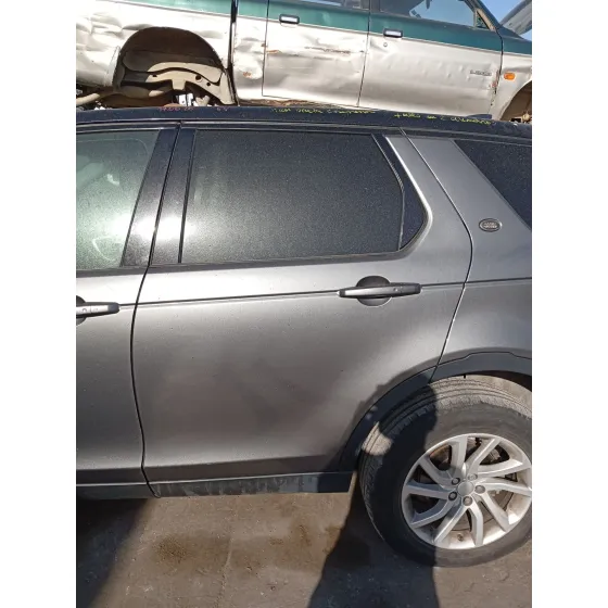 Puerta Trasera Izquierda para Land Rover Discovery Sport (L550)
