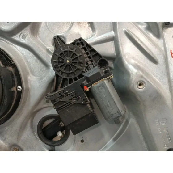 Elevalunas Trasero Derecho para Volkswagen Passat Berlina (3B3)