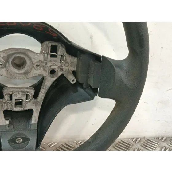 Volante para Toyota Yaris (_P9_)