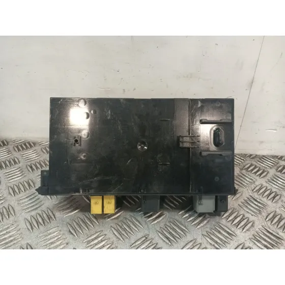 Caja Reles / Fusibles para Mercedes-Benz Clase C (W203)