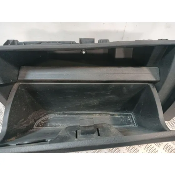 Guantera para Seat Ibiza (Kj1)