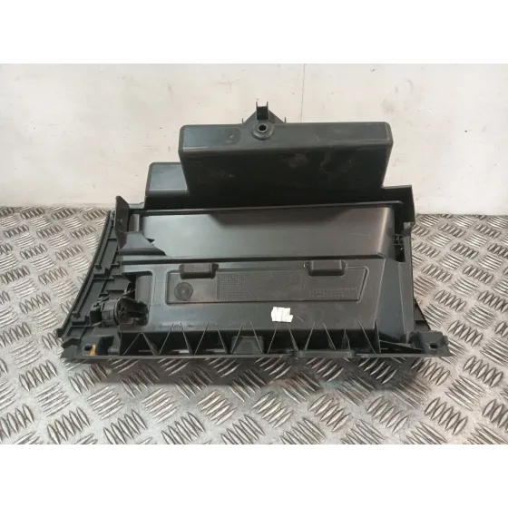 Guantera para Seat Ibiza (Kj1)