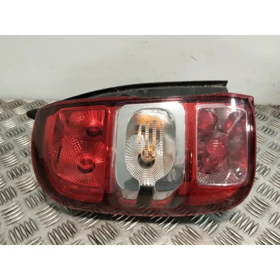 Piloto Trasero Izquierdo para Dacia Duster (Hs_)