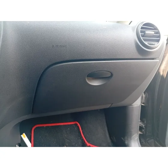 Guantera para Seat Leon (1P1)