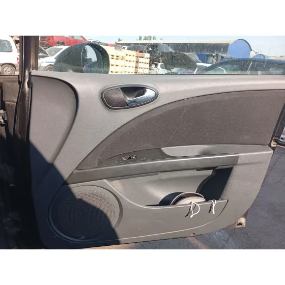 Guarnecido Puerta Delantera Derecha para Seat Leon (1P1)