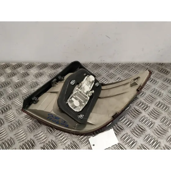 Piloto Trasero Izquierdo para Mercedes-Benz Clase B Sports Tourer (W245)