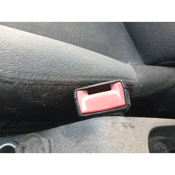 Enganche Cinturon Delantero Derecho para Citroën C3 Ii (Sc_)