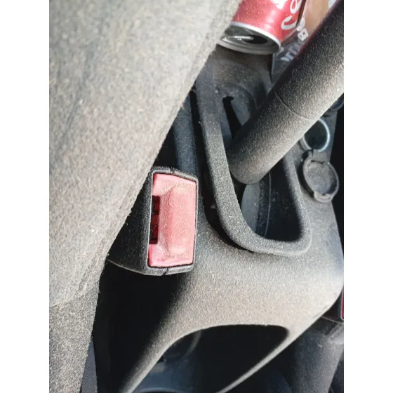 Enganche Cinturon Delantero Izquierdo para Citroën C3 Ii (Sc_)