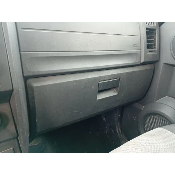 Guantera para Dodge Nitro