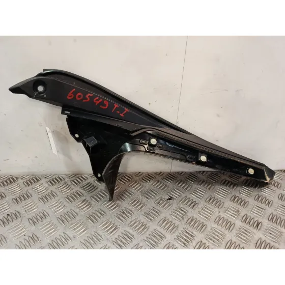 Moldura para Toyota Rav 4 V (_A5_, _H5_)