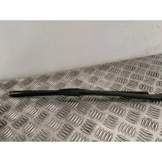 Brazo Limpia Delantero para Mazda 3 Lim. (Bl)