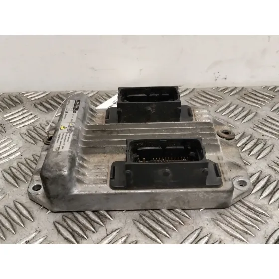Centralita Motor Uce para Opel Corsa C (X01)