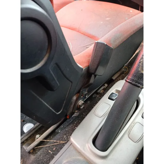 Enganche Cinturon Delantero Izquierdo para Smart Forfour (454)