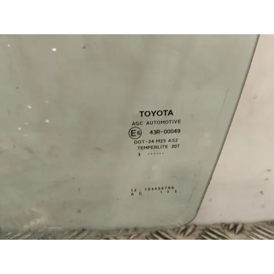 Luna Delantera Izquierda para Toyota Auris (_E18_)