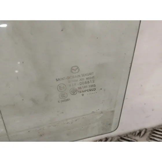 Luna Delantera Izquierda para Mazda 3 Lim. (Bl)