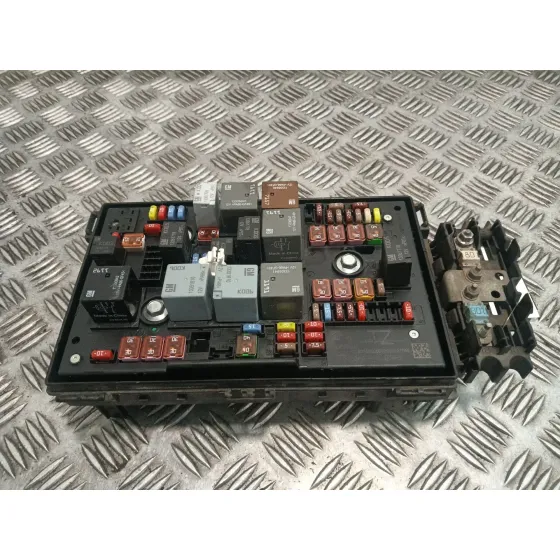 Caja Reles / Fusibles para Opel Astra J (P10)