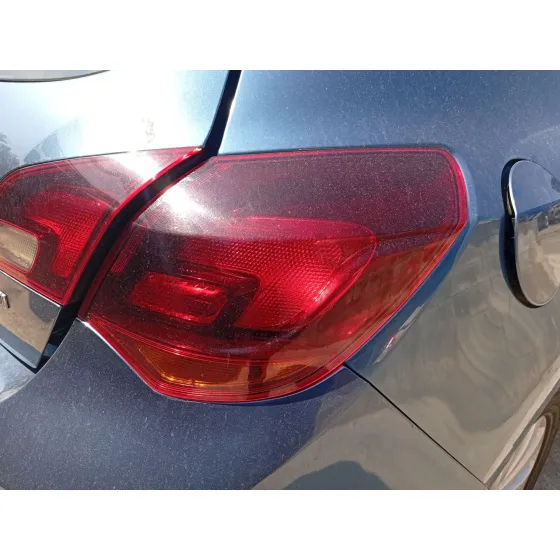 Piloto Trasero Derecho para Opel Astra J (P10)