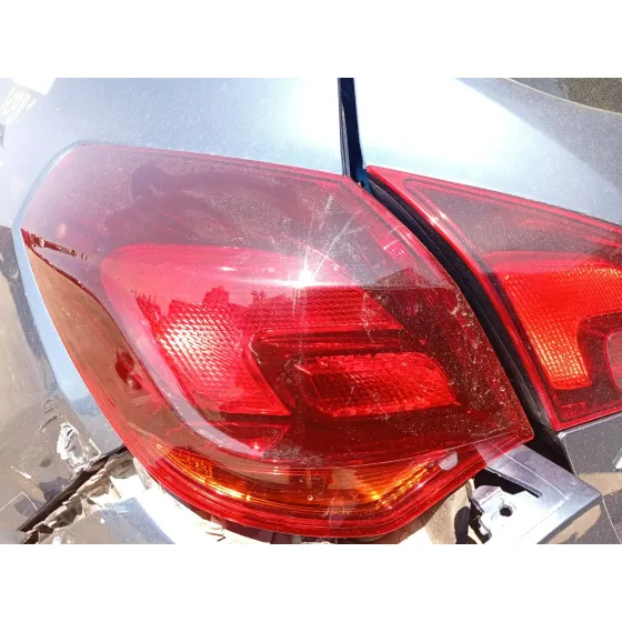 Piloto Trasero Izquierdo para Opel Astra J (P10)