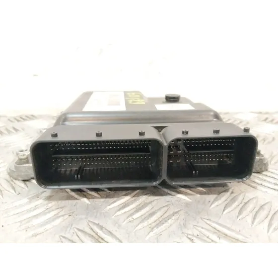 Centralita Motor Uce para Opel Astra J (P10)