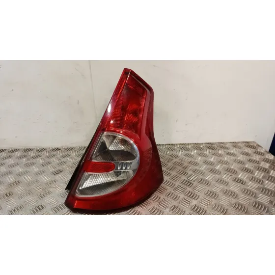 Piloto Trasero Derecho para Dacia Sandero (Bs_)