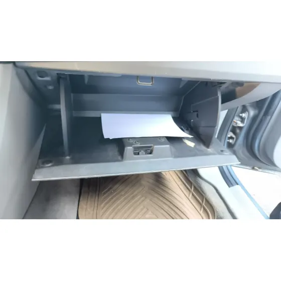 Guantera para Chrysler Sebring (Js)