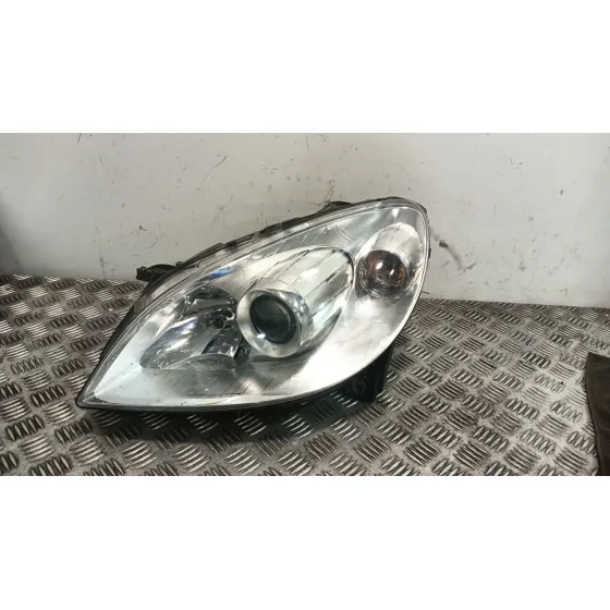 Faro Izquierdo para Mercedes-Benz Clase B Sports Tourer (W245)