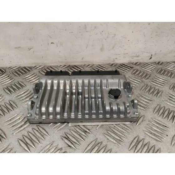 Centralita Motor Uce para Toyota Auris (_E18_)
