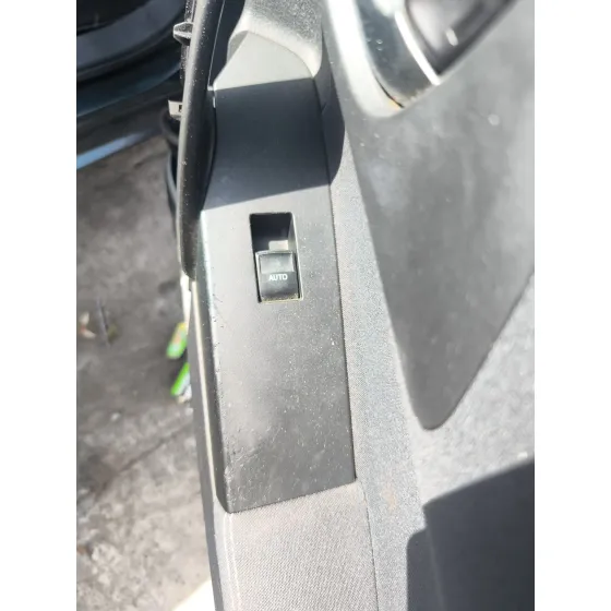 Mando Elevalunas Delantero Derecho para Toyota Auris (_E18_)