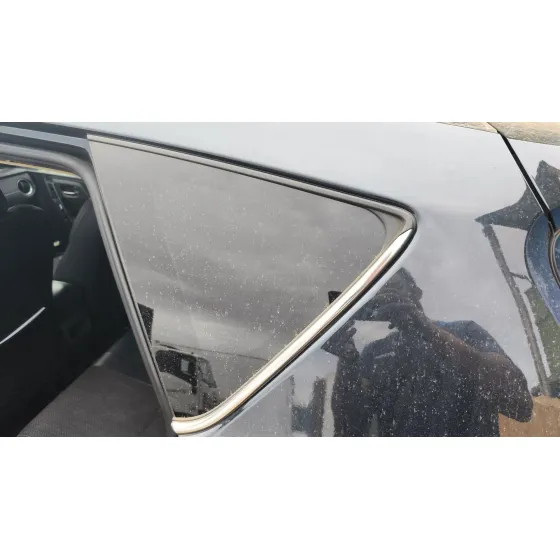 Luna Custodia Trasera Izquierda para Toyota Auris (_E18_)