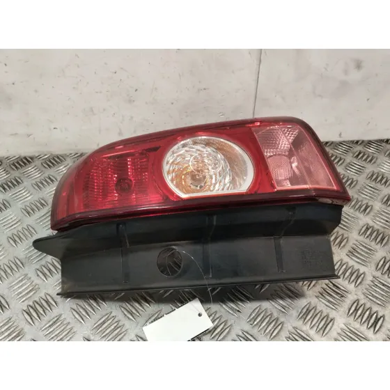 Piloto Trasero Derecho para Dacia Duster (Hs_)