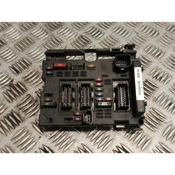 Caja Fusibles para Peugeot 307 Break (3E)