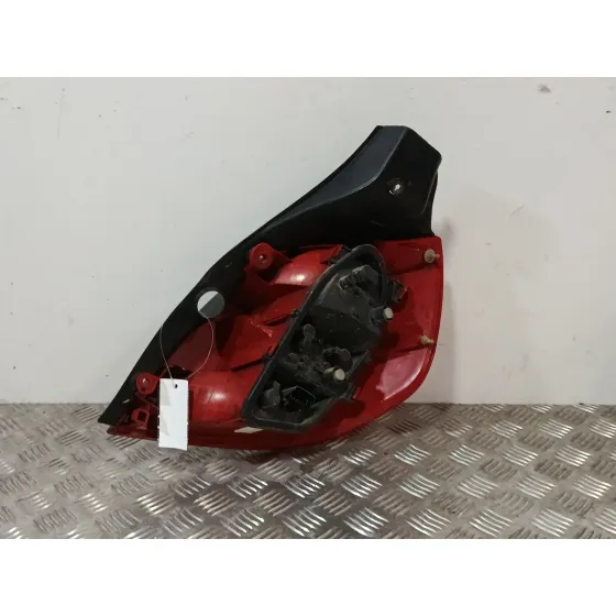 Piloto Trasero Izquierdo para Renault Clio Iii (Br0/1, Cr0/1)