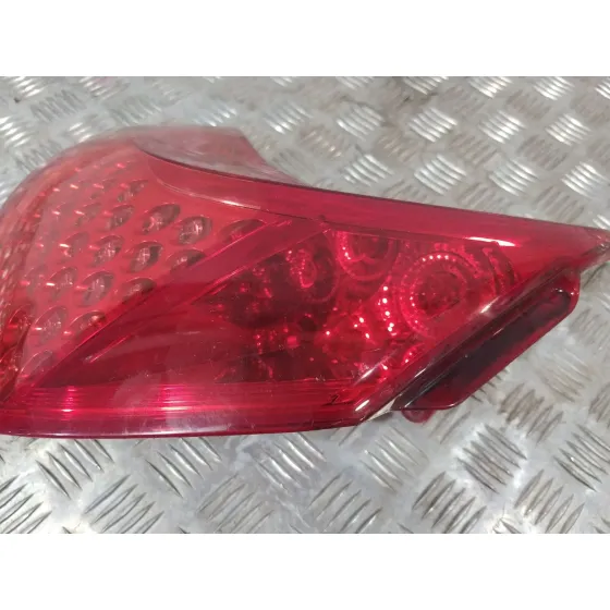 Piloto Trasero Izquierdo para Peugeot 3008 I Monospace (0U_)