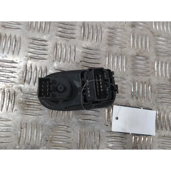 Mando Elevalunas Delantero Izquierdo para Renault Master Iii Furgoneta (Fv)