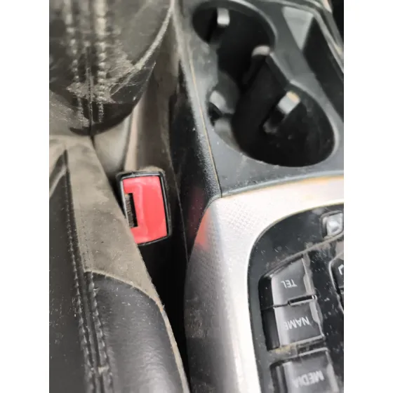 Enganche Cinturon Delantero Derecho para Audi A4 B8 (8K2)