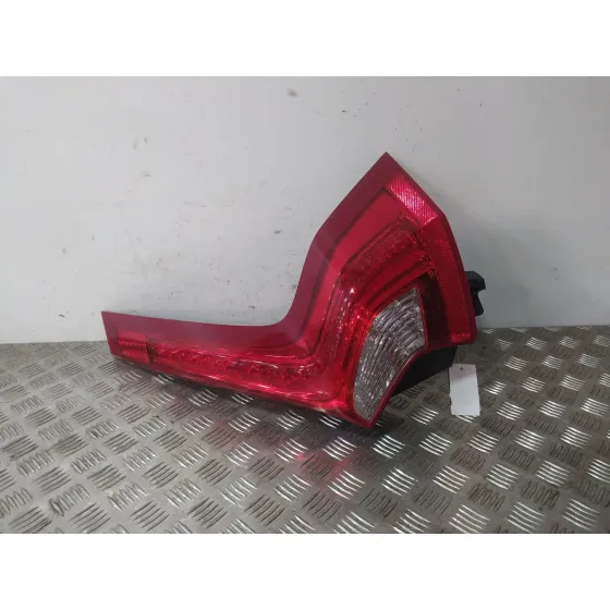 Piloto Trasero Derecho para Volvo V60 I Cross Country (157)