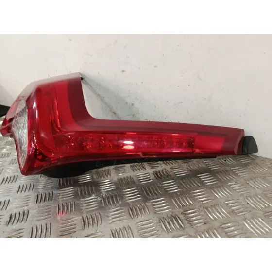 Piloto Trasero Izquierdo para Volvo V60 I Cross Country (157)