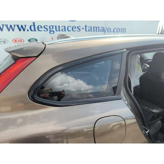 Luna Custodia Delantera Derecha para Volvo V60 I Cross Country (157)