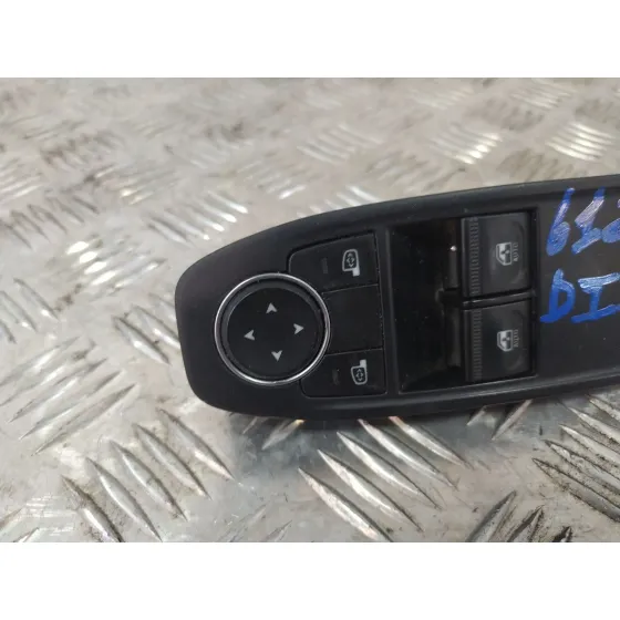 Mando Elevalunas Delantero Izquierdo para Renault Clio V (B7_)