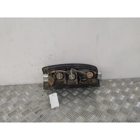 Piloto Trasero Derecho para Nissan Pick Up (D22)