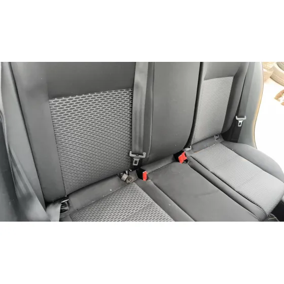 Enganche Cinturon Trasero Derecho para Volkswagen Golf Vi (5K1)